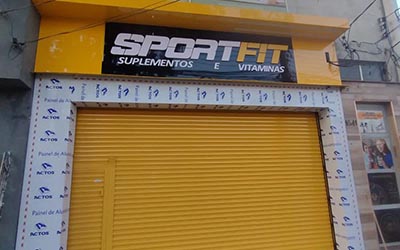 Portas de Correr para Lojas: Praticidade e Estilo na Entrada da sua Loja